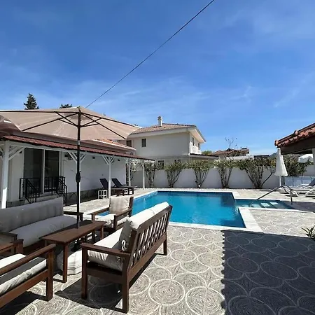 Yolo Private Pool